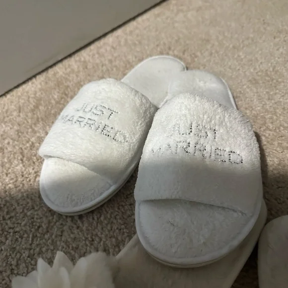 2 pair of Bridal slippers - Picture 4 of 6